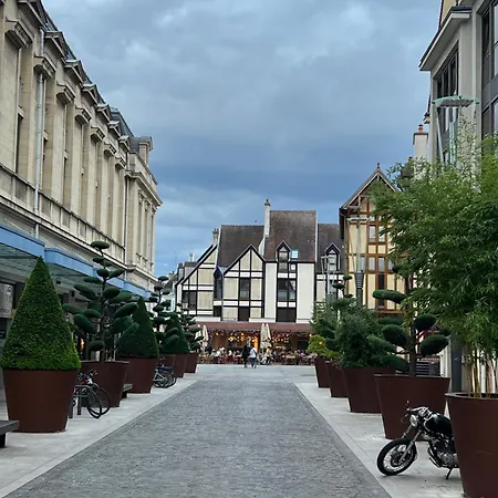 Coeur Du Centre Ville, Prestation Avec Parking Gratuit Apartman