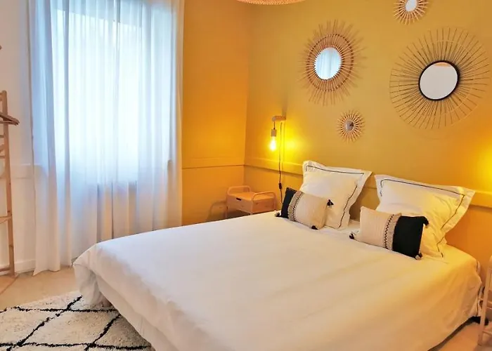 Coeur Du Centre Ville, Prestation Avec Parking Gratuit *