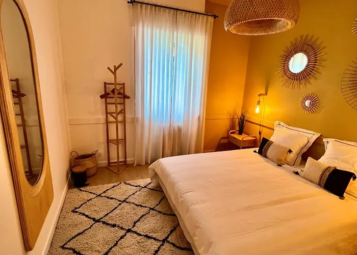 Coeur Du Centre Ville, Prestation Avec Parking Gratuit Troyes